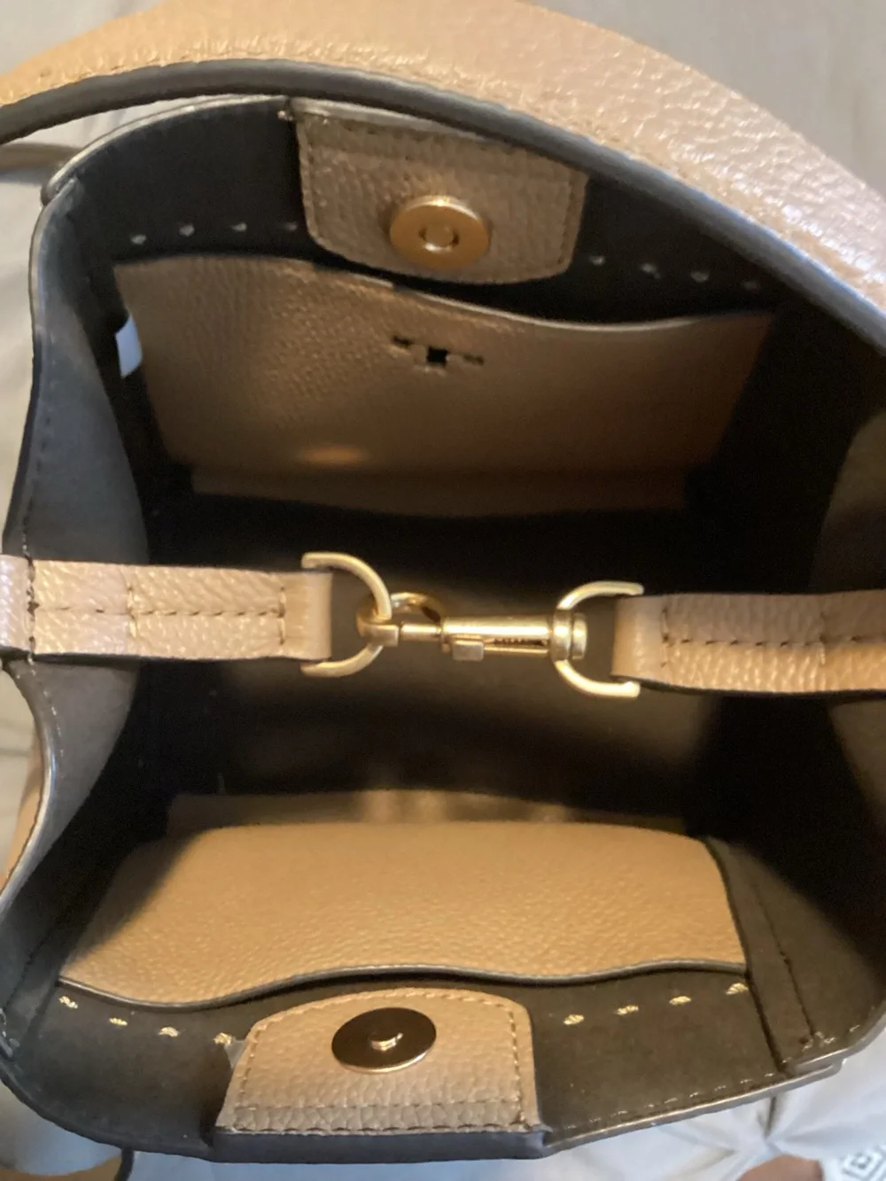 Tory Burch tiramisu McGraw pebbled leather bucket bag crossbody purse